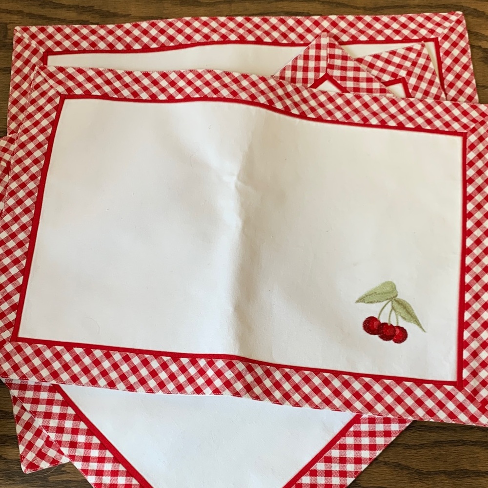 Cherry & gingham placemats